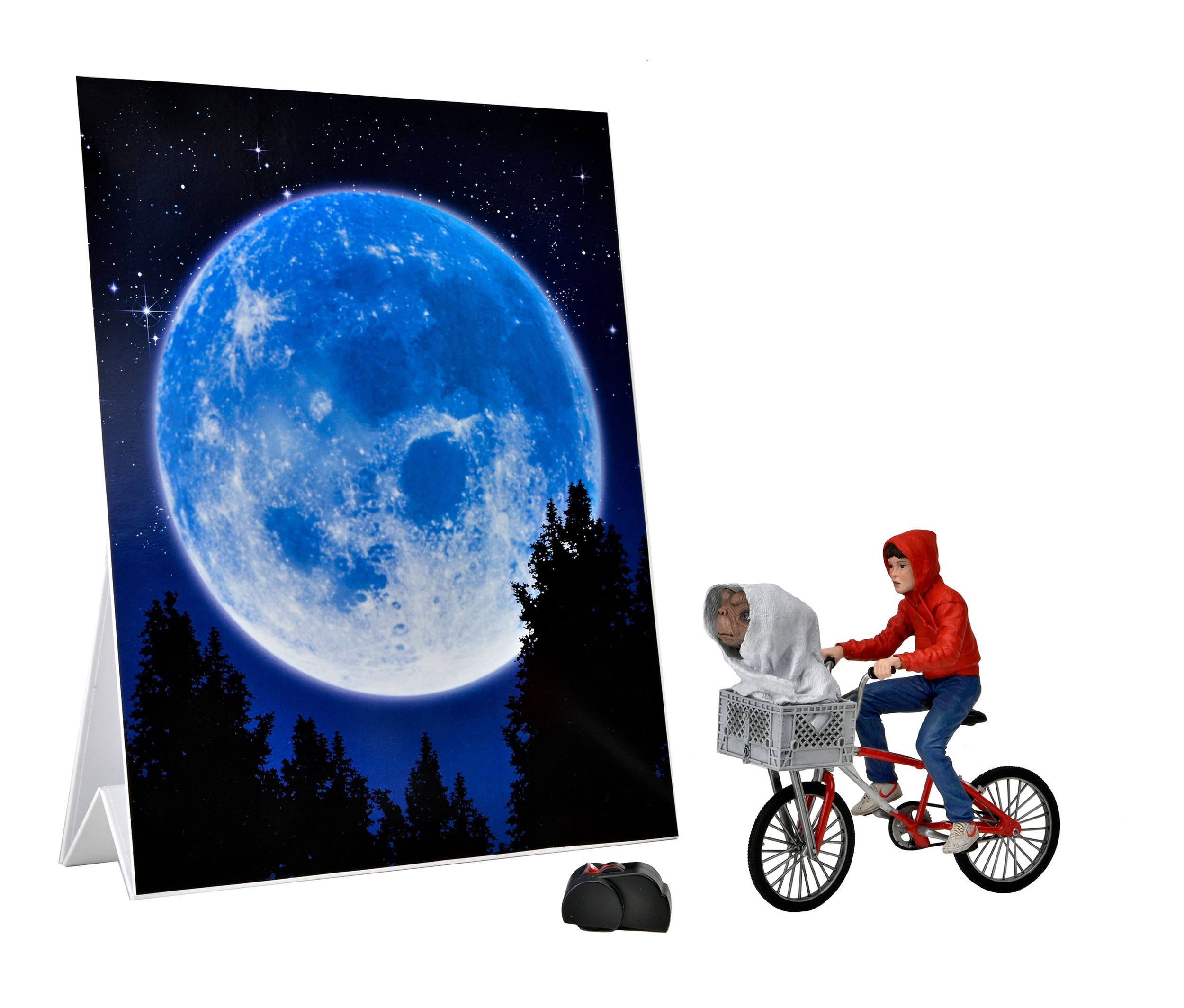 E.T. (40th Anniversary) – 7” Scale Action Figure – Elliott & E.T. on Bicycle NECA55065 634482550656